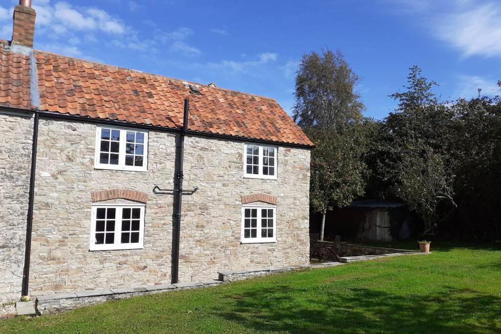 Characterful Cottage Adjacent To An Orchard Brockley Zewnętrze zdjęcie